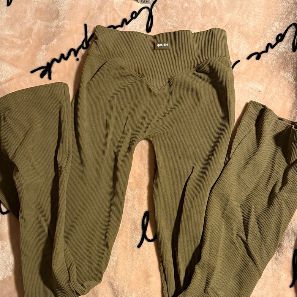 NVGTN Ribbed Flare Leggings